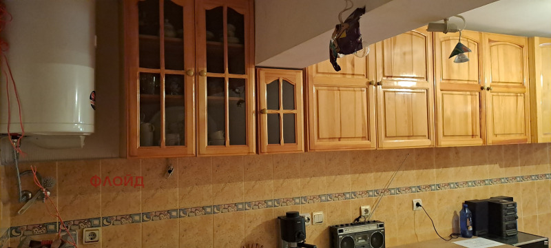 Продава ГАРАЖ, ПАРКОМЯСТО, гр. София, Карпузица, снимка 7 - Гаражи и паркоместа - 52454594