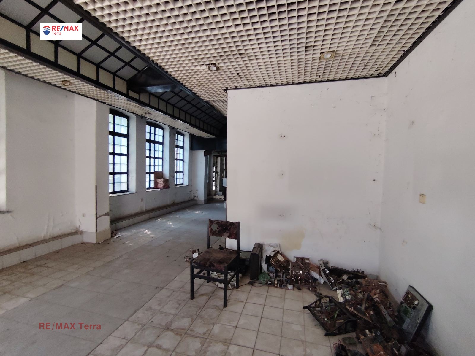 Продава ЕТАЖ ОТ КЪЩА, гр. Плевен, Идеален център, снимка 5 - Етаж от къща - 55153269