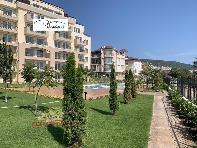 Продава 2-СТАЕН в област Бургас, гр. Свети Влас - 53 кв.м / 104 800 € » 204 970.98 лв., ПЕТРАКИЕВИ ООД
