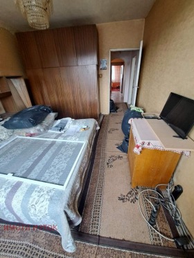 2 soverom Iztok, Pernik