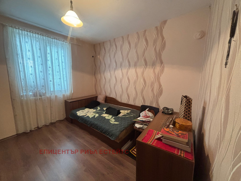 In vendita  1 camera da letto Pernik , Iztok , 70 mq | 78194779