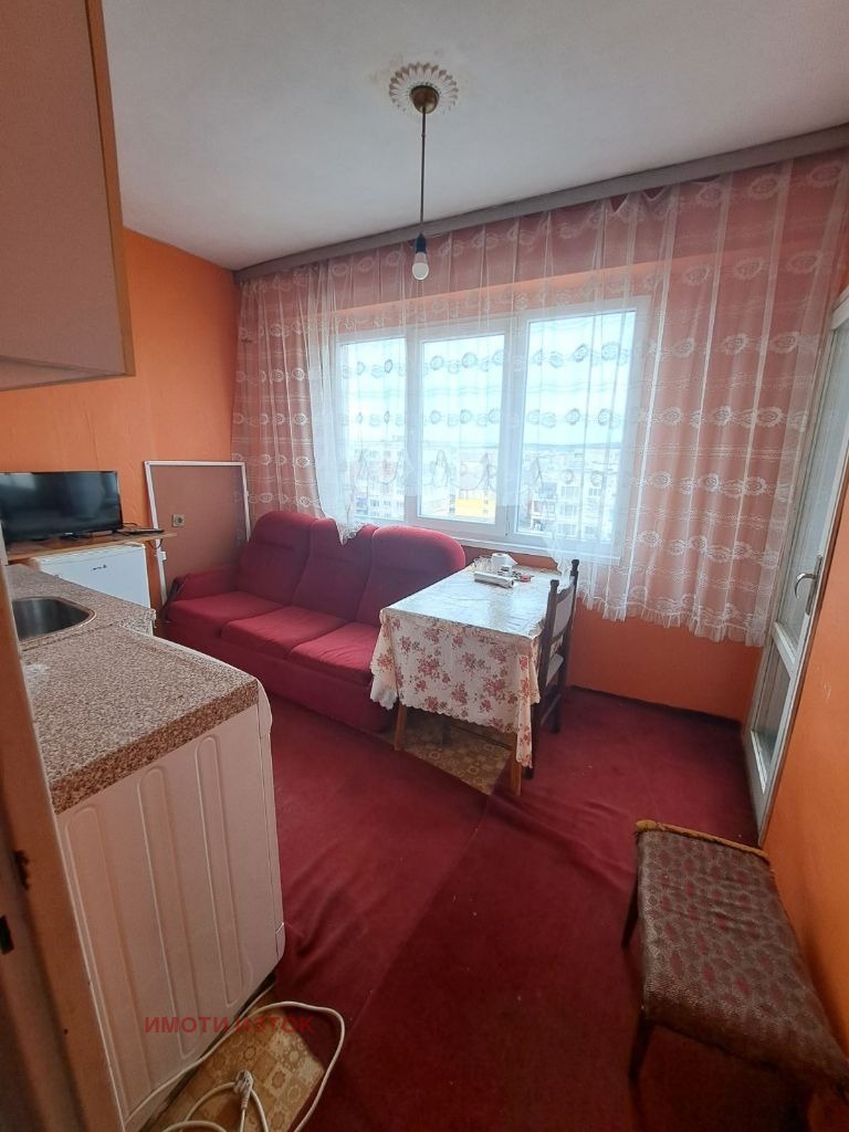 Til salgs  2 soverom Pernik , Iztok , 93 kvm | 75938018 - bilde [3]
