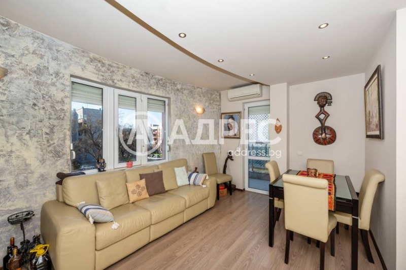 Продава 3-СТАЕН, гр. Пловдив, Кючук Париж