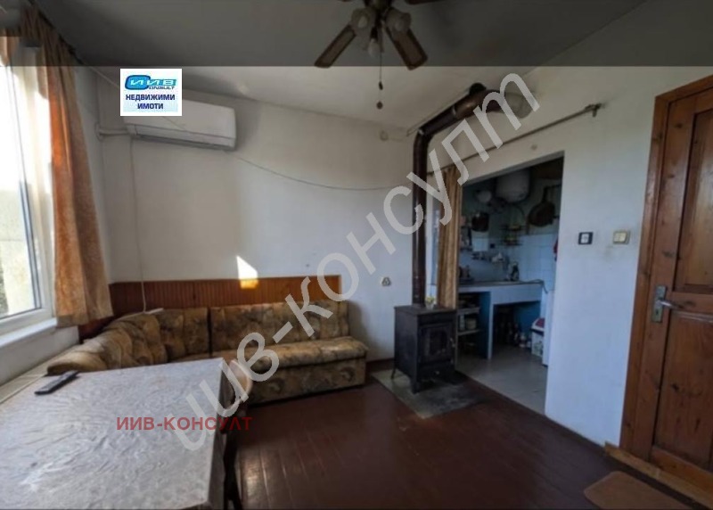 Продава КЪЩА, гр. Дебелец, област Велико Търново, снимка 2 - Къщи - 53198387