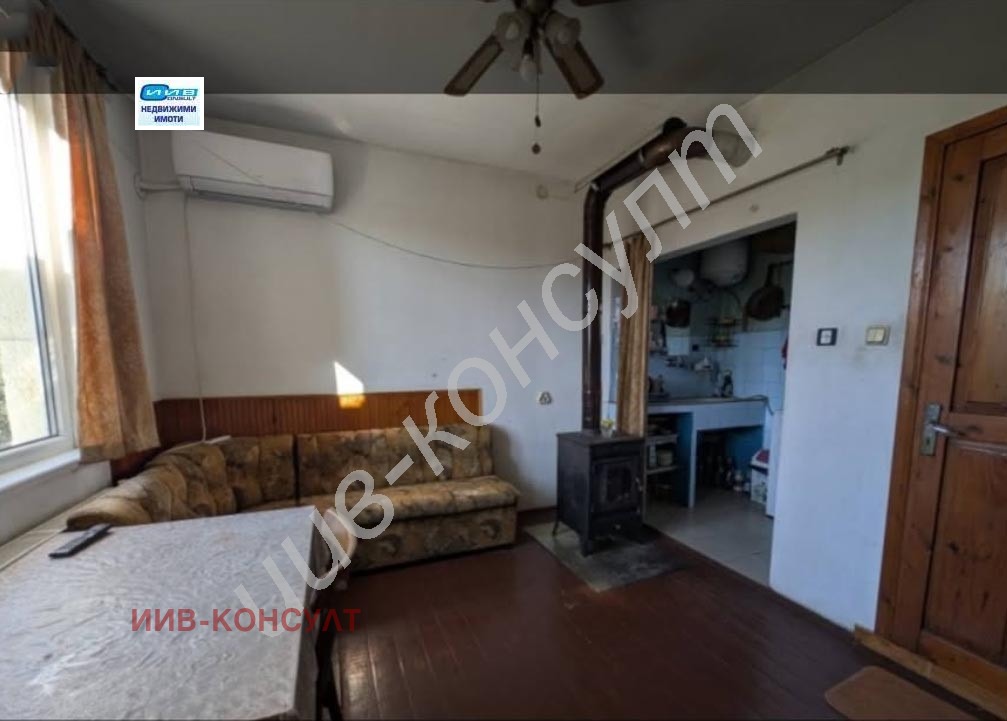 Продава КЪЩА, гр. Дебелец, област Велико Търново, снимка 2 - Къщи - 53198387