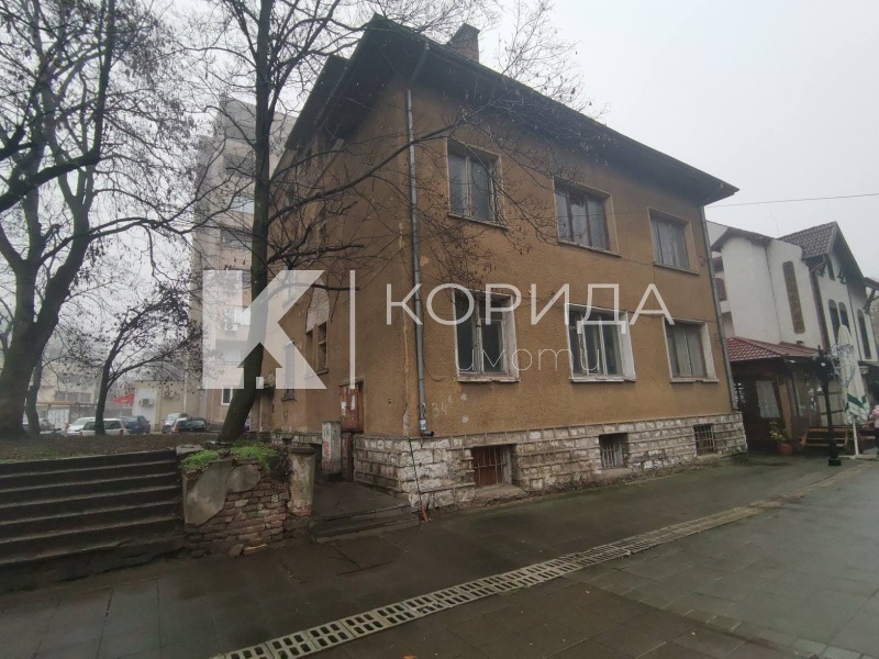 Продава КЪЩА в област Монтана, гр. Лом - 510 кв.м / 280 000 € » 547 632.40 лв., КОРИДА ПРОПЪРТИ ООД