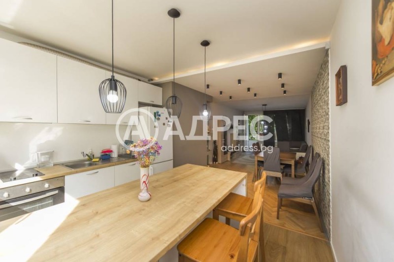 Na sprzedaż  1 sypialnia Sofia , Iztok , 73 mkw | 22620503