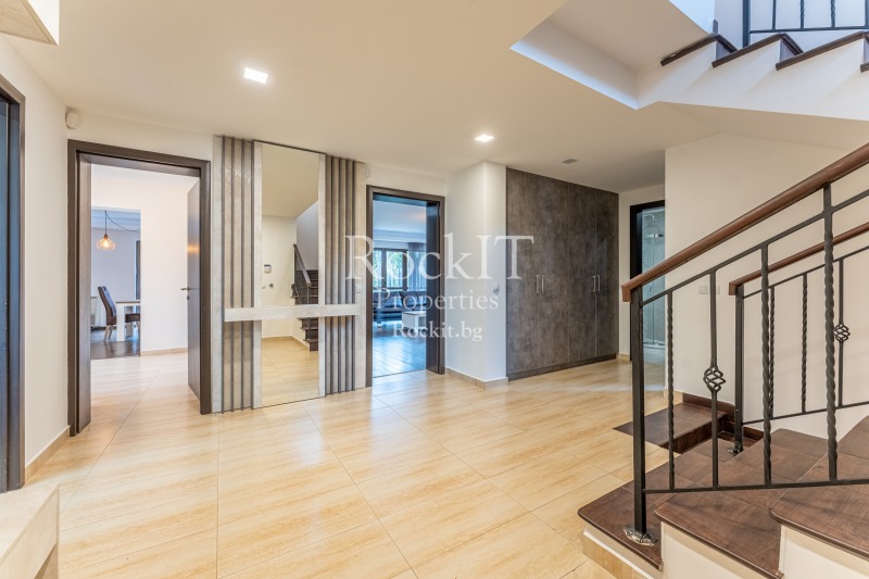 Продава КЪЩА, гр. София, с. Бистрица, снимка 2 - Къщи - 49561960