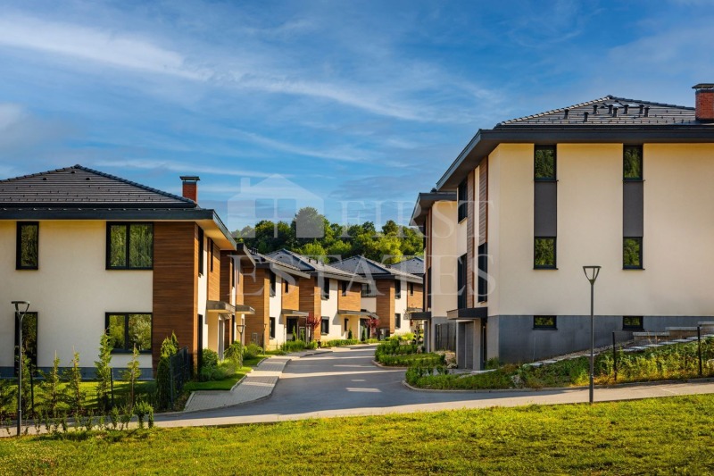 À vendre  Maison Sofia , Knyajevo , 229 m² | 45920719