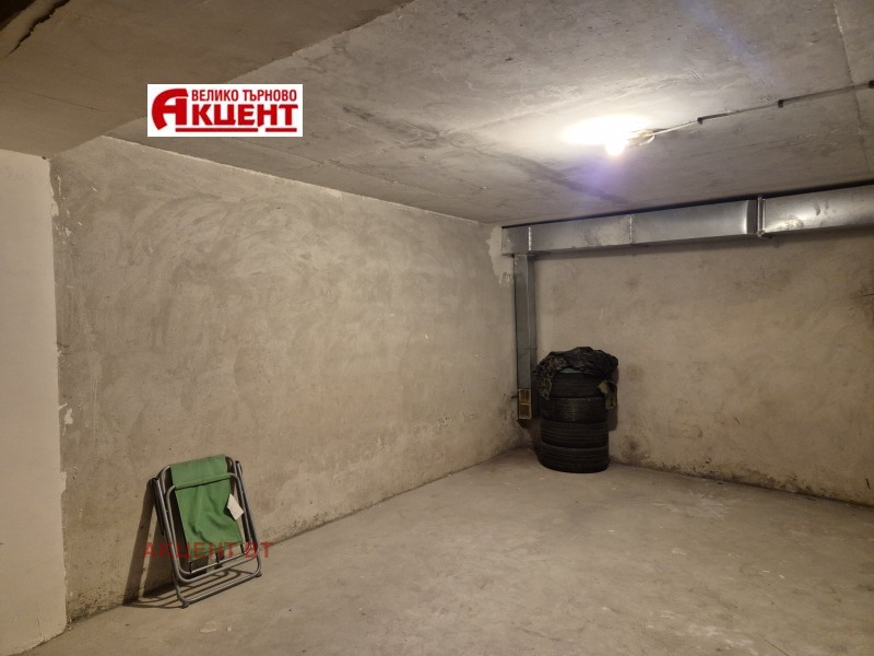 Продава ГАРАЖ, ПАРКОМЯСТО, гр. Велико Търново, Колю Фичето, снимка 2 - Гаражи и паркоместа - 53284085