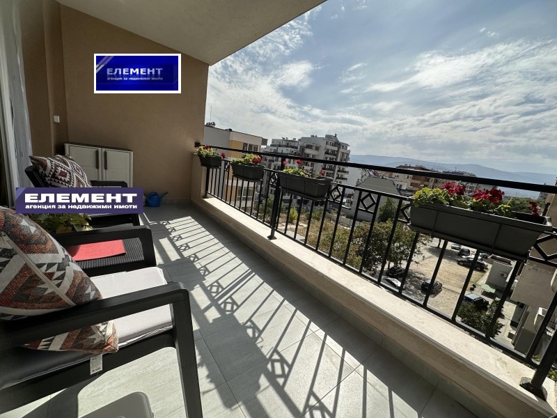 In vendita  2 camere da letto Plovdiv , Vastanicheski , 130 mq | 28461122