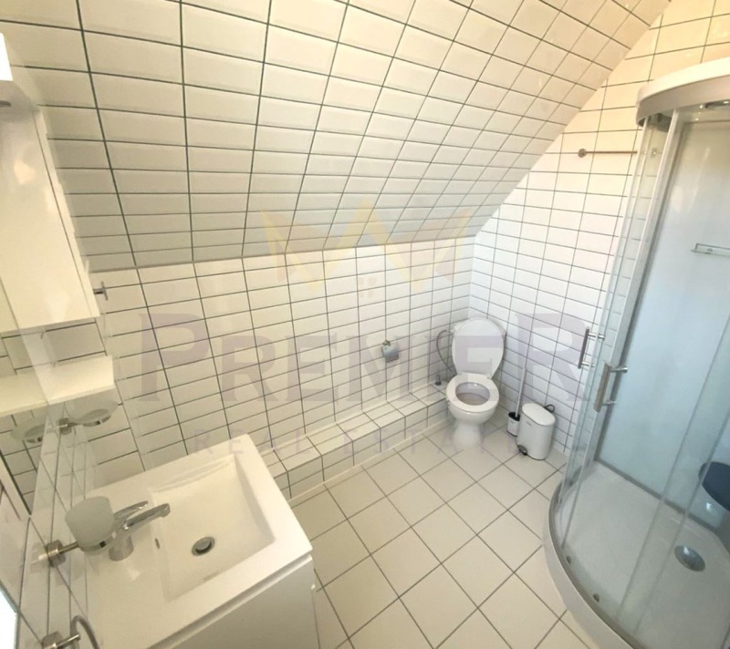 Продава КЪЩА, гр. Добрич, Свети Георги, снимка 14 - Къщи - 53086753