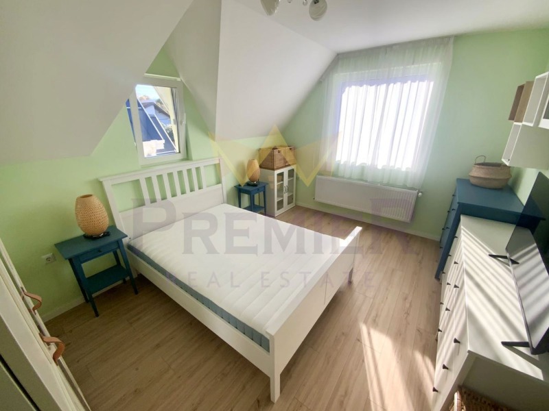 Продава КЪЩА, гр. Добрич, Свети Георги, снимка 10 - Къщи - 53086753