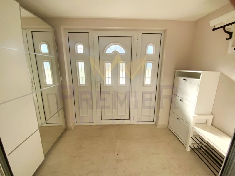 Продава КЪЩА, гр. Добрич, Свети Георги, снимка 4 - Къщи - 53086753