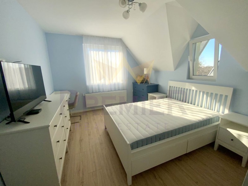 Продава КЪЩА, гр. Добрич, Свети Георги, снимка 9 - Къщи - 53086753