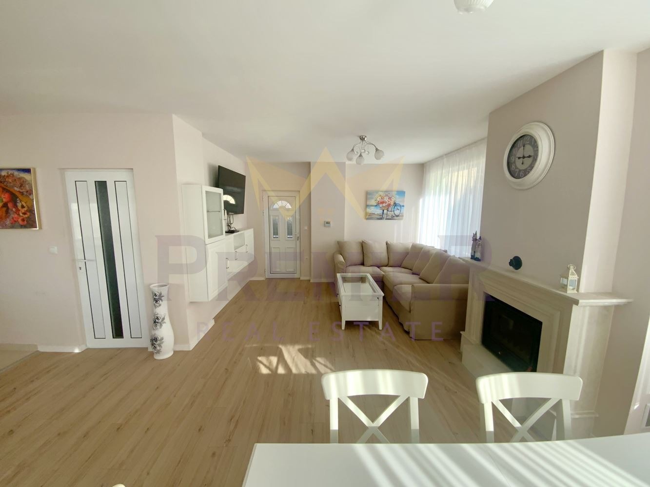 Продава КЪЩА, гр. Добрич, Свети Георги, снимка 2 - Къщи - 53086753