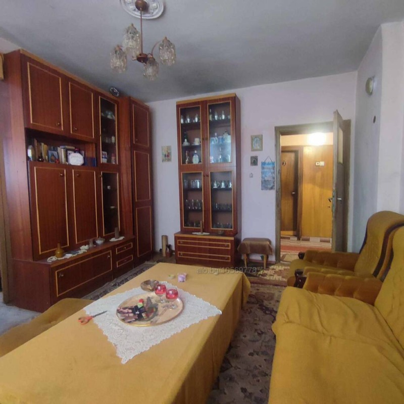 Продава ЕТАЖ ОТ КЪЩА, град Благоевград, Идеален център • 103000 € / 201450.49 лв. • 90029318 1