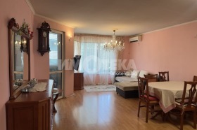 Продава  3-стаен, град София