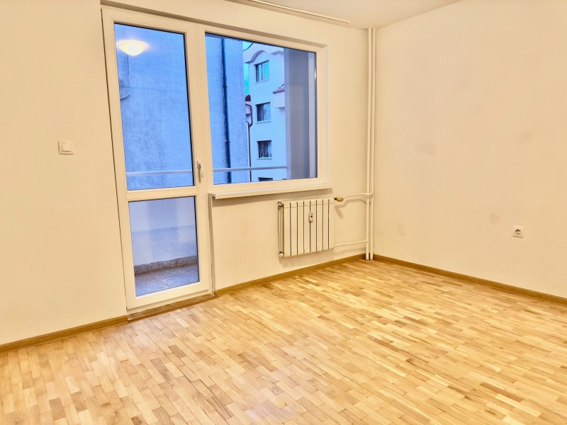 Продава 3-СТАЕН, гр. София, Оборище, снимка 3 - Апартаменти - 53048919