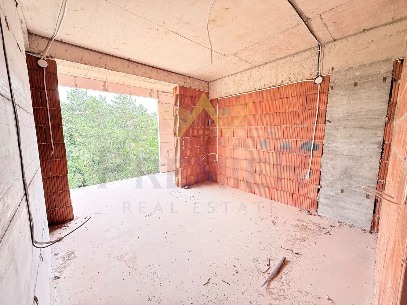 Продава 2-СТАЕН, гр. Варна, Изгрев, снимка 2 - Апартаменти - 55277315