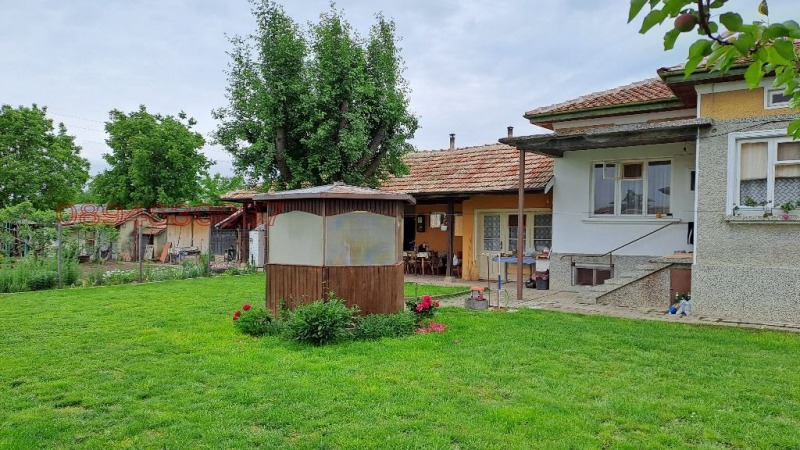 Продава КЪЩА, с. Дибич, област Шумен, снимка 2 - Къщи - 52779570