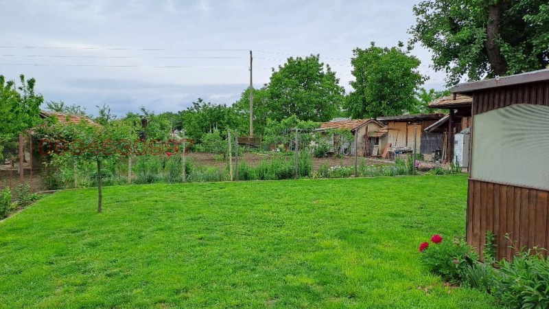 Продава КЪЩА, с. Дибич, област Шумен, снимка 3 - Къщи - 52779570