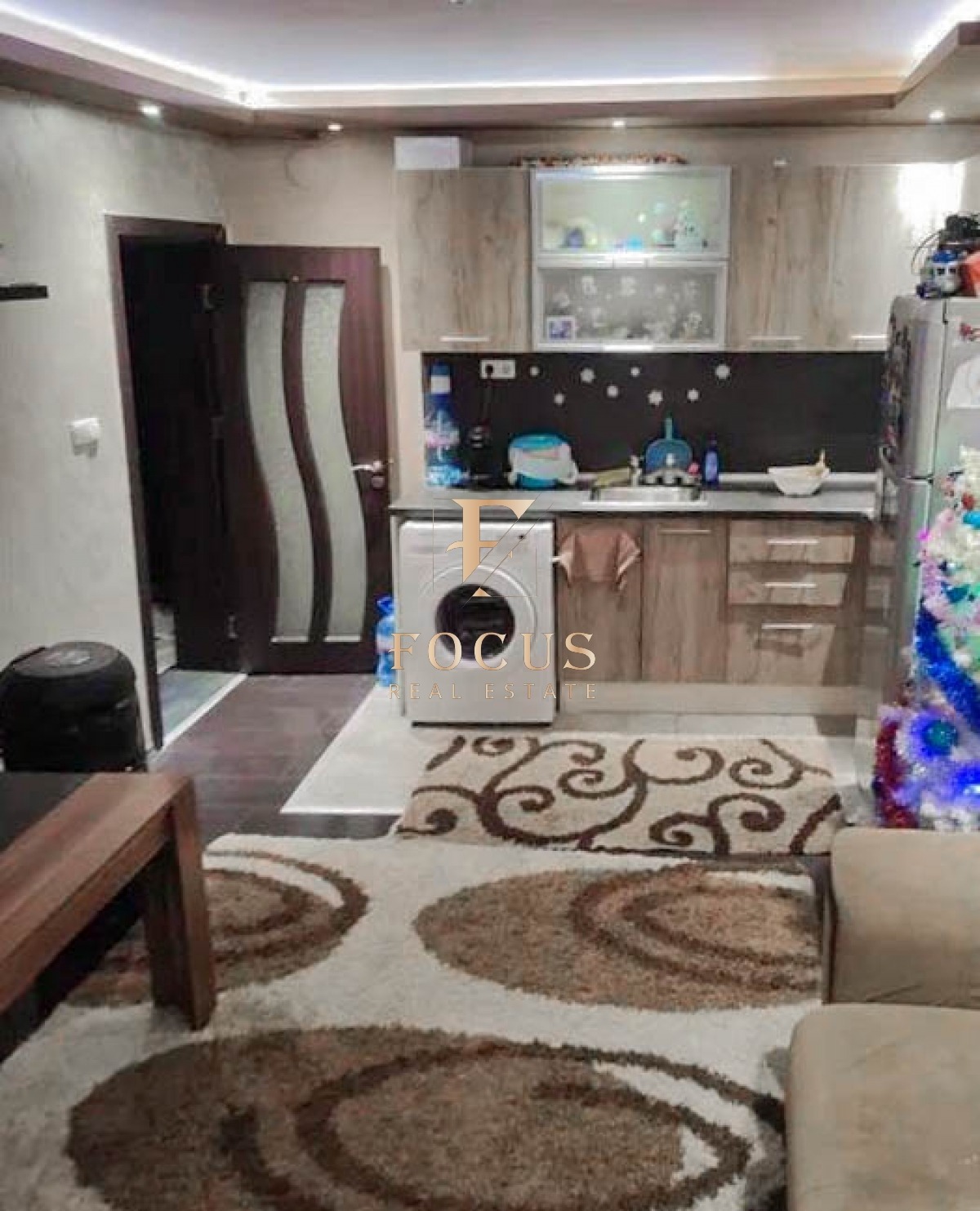 Продава ЕТАЖ ОТ КЪЩА, гр. Пловдив, Прослав, снимка 2 - Етаж от къща - 49006531