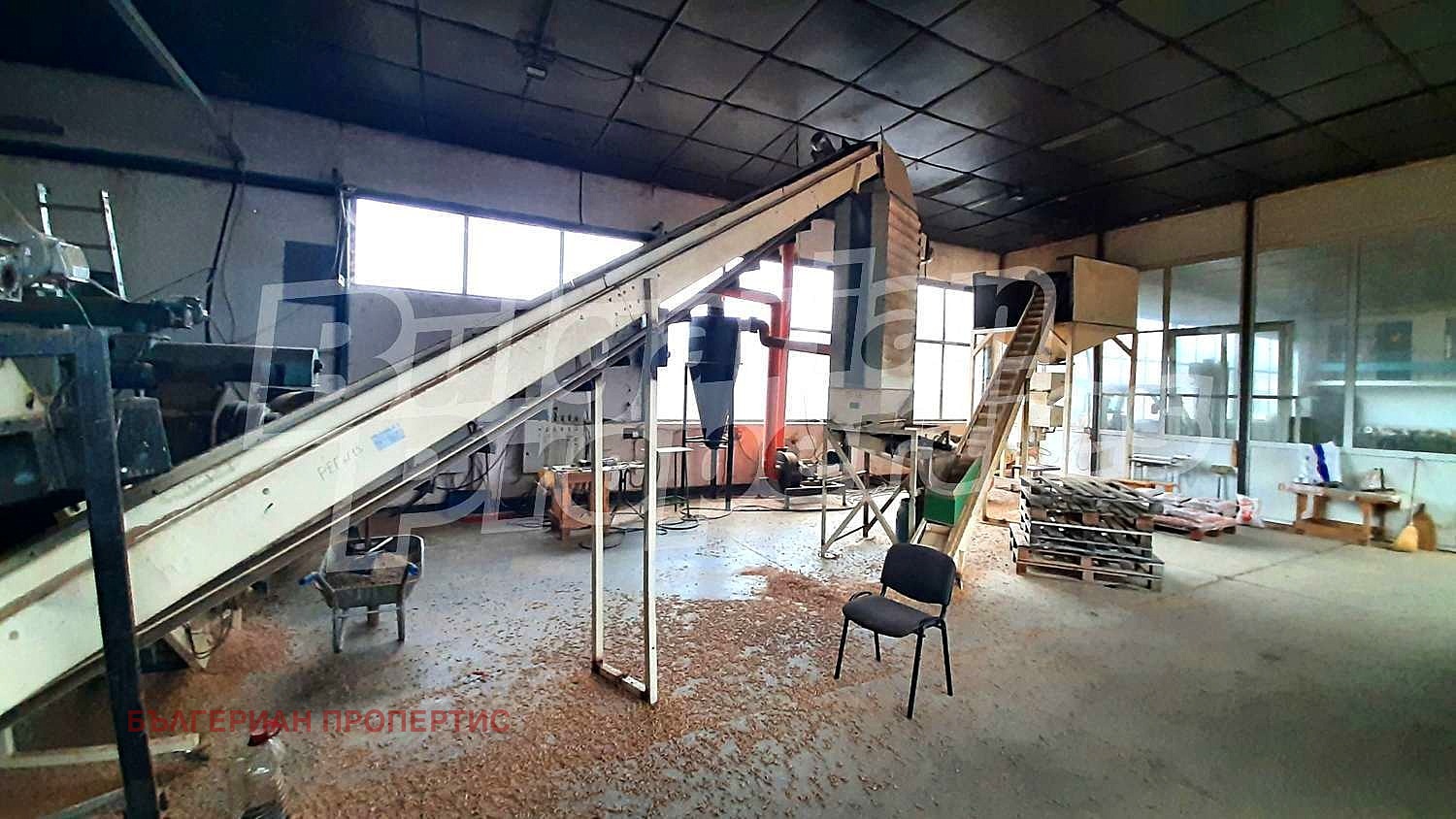 Продава ПРОМ. ПОМЕЩЕНИЕ, с. Шумата, област Габрово, снимка 2 - Производствени сгради - 48309358
