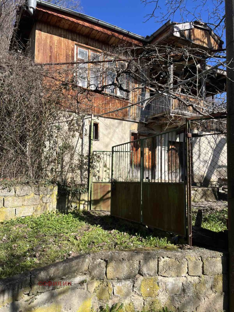 Продава КЪЩА в област Кюстендил, с. Горна Козница - 1400 кв.м / 29 000 € » 56 719.07 лв., СОФИЯ ИН