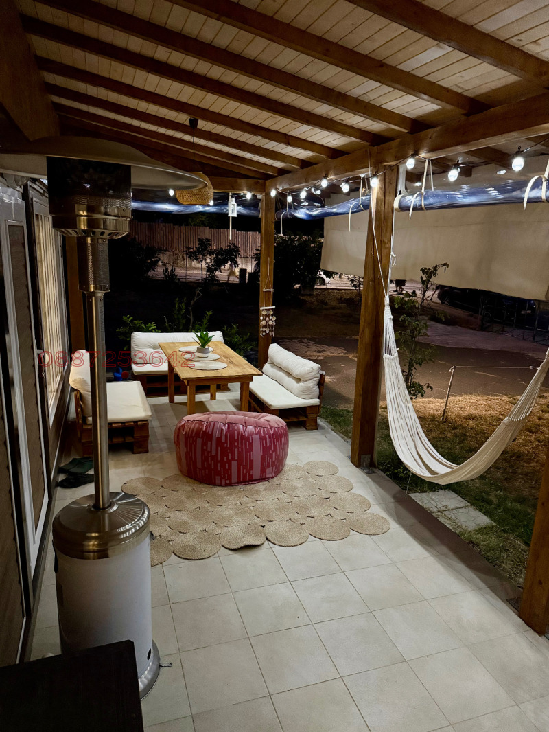 Продава ВИЛА, с. Топола, област Добрич, снимка 2 - Вили - 52784414