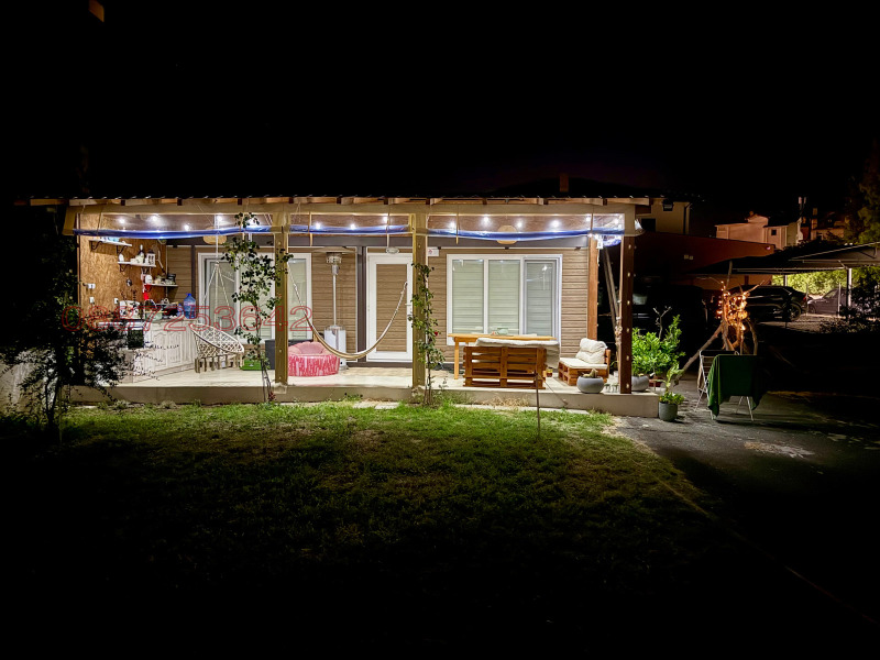 Продава ВИЛА, с. Топола, област Добрич