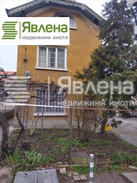 Обява продава етаж от къща, град София, Лозенец