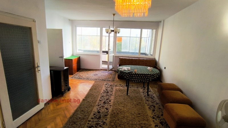 Продава  3-стаен град Русе , Център , 98 кв.м | 49773057
