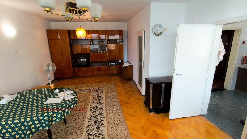 Продава  3-стаен град Русе , Център , 98 кв.м | 49773057 - изображение [2]