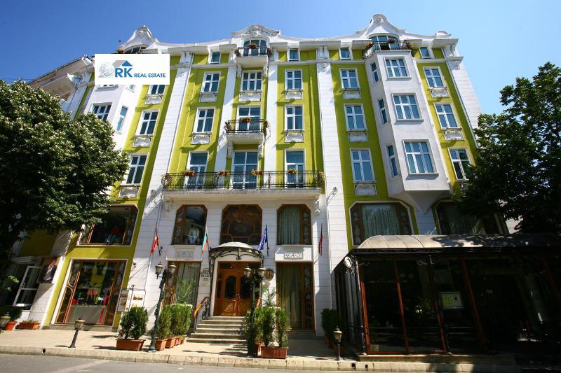 Продава  Хотел град Варна , Гръцка махала , 2600 кв.м | 93130979