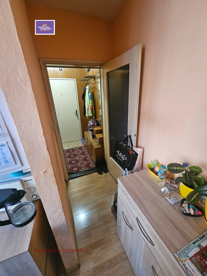 Продава 1-СТАЕН, гр. Велико Търново, Колю Фичето, снимка 4 - Апартаменти - 52648999