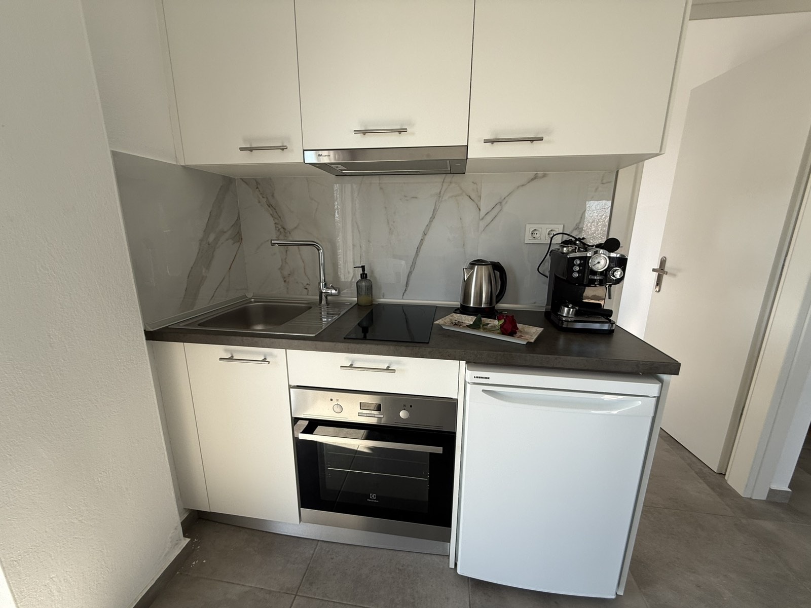 Продава 2-СТАЕН, Извън страната, област Извън страната, снимка 6 - Апартаменти - 53676467