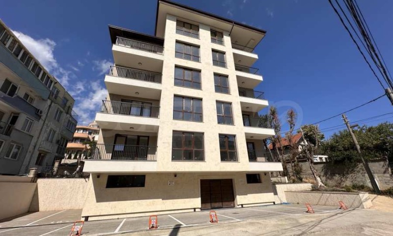 Продава 2-СТАЕН, град Варна, Бриз • 170000 € • 45041191 — Holmes.bg