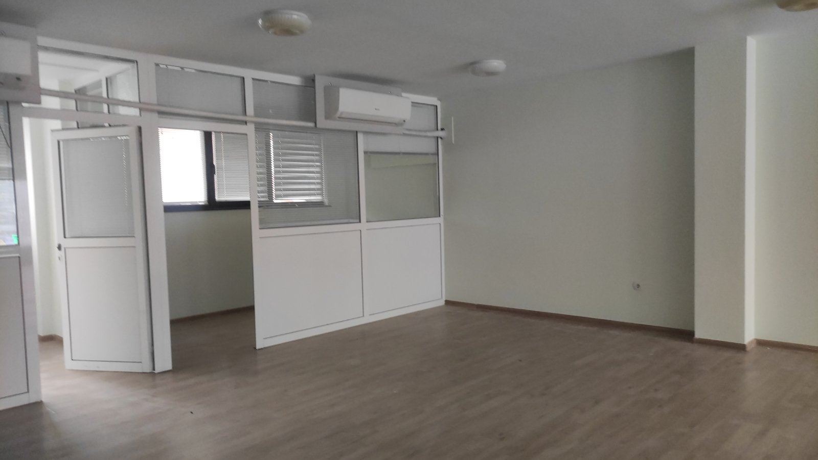 Продава ОФИС, гр. Пловдив, Кършияка, снимка 2 - Офиси - 49948782