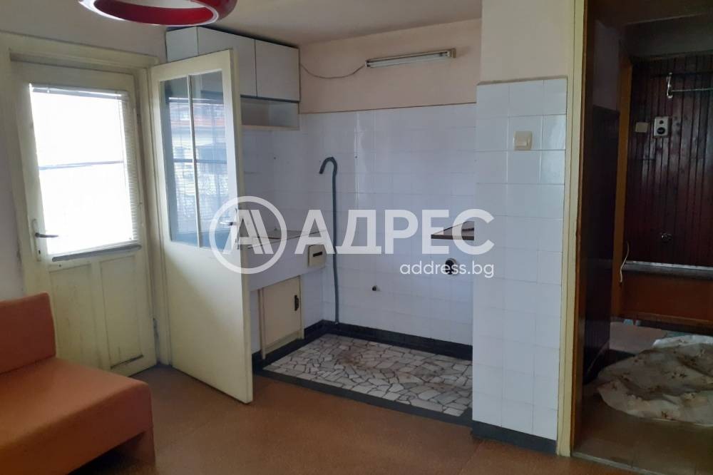 Продава ЕТАЖ ОТ КЪЩА, гр. Пловдив, Мараша, снимка 8 - Етаж от къща - 54105977