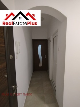 1 quarto Idealen centar, Pleven