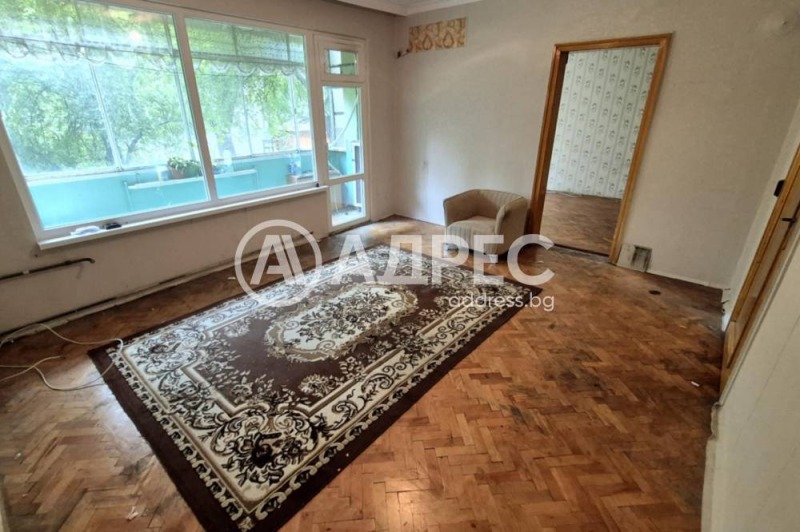 Продава 2-СТАЕН, гр. София, Толстой