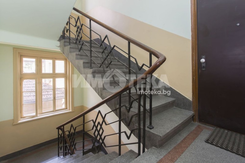 In vendita  3+ camere da letto Sofia , Tsentar , 106 mq | 43598201