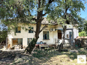 Haus Polikraishte, region Weliko Tarnowo