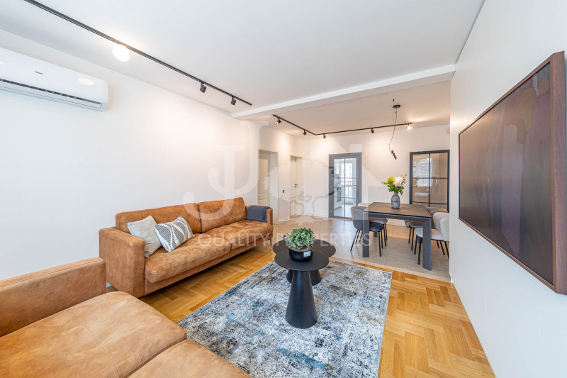 In vendita  3 camere da letto Sofia , Tsentar , 120 mq | 46859469