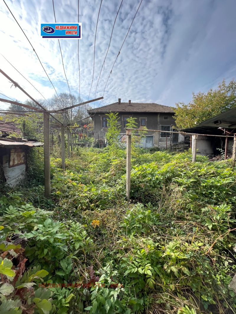 Продава КЪЩА, с. Самоводене, област Велико Търново, снимка 2 - Къщи - 52451691