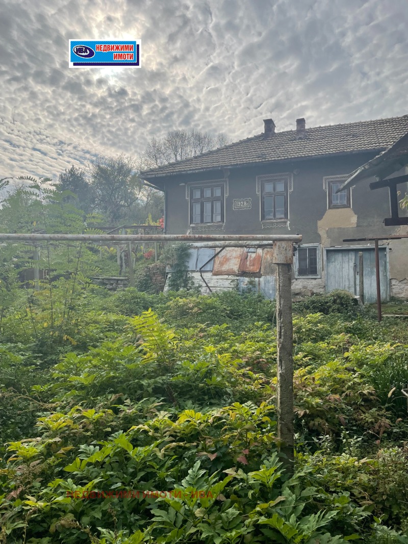 Продава КЪЩА, с. Самоводене, област Велико Търново, снимка 13 - Къщи - 52451691