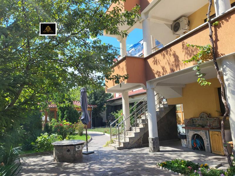 Продава ХОТЕЛ, гр. Хисаря, област Пловдив, снимка 2 - Хотели - 44540466