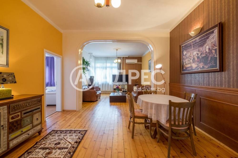 Продава МНОГОСТАЕН, гр. София, Център, снимка 3 - Апартаменти - 53681798