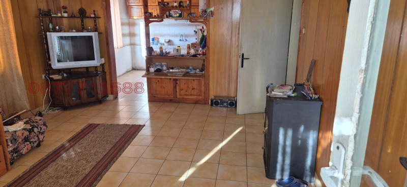 Продава КЪЩА, гр. Луковит, област Ловеч, снимка 9 - Къщи - 52778814